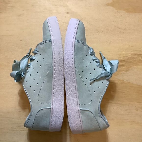 Women's Vionic size 8 KEKE Suede Lace-Up Mist Blue SO SOFT Sneaker - Picture 4 of 11